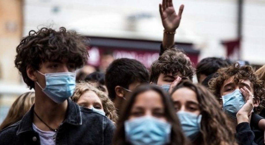 &Lambda;&alpha;ϊ&kappa;ή &Epsilon;&nu;ό&tau;&eta;&tau;&alpha;: &Omicron; &Lambda;&alpha;ό&sigmaf; &sigma;&tau;&omicron; έ&lambda;&epsilon;&omicron;&sigmaf; &tau;&eta;&sigmaf; &pi;&alpha;&nu;&delta;&eta;&mu;ί&alpha;&sigmaf; &kappa;&alpha;&iota; &tau;&eta;&sigmaf; ά&rho;&nu;&eta;&sigma;&eta;&sigmaf; &tau;&eta;&sigmaf; &kappa;&upsilon;&beta;έ&rho;&nu;&eta;&sigma;&eta;&sigmaf; &gamma;&iota;&alpha; &lambda;ή&psi;&eta; &omicron;&upsilon;&sigma;&iota;&alpha;&sigma;&tau;&iota;&kappa;ώ&nu; &mu;έ&tau;&rho;&omega;&nu;