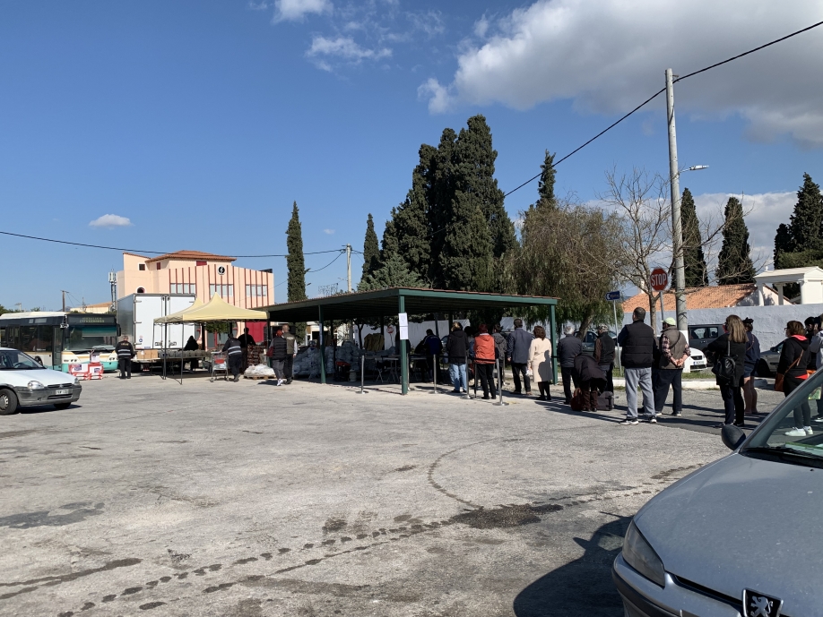 Δήμος Σαρωνικού: Διανομή προϊόντων σε δικαιούχους του προγράμματος ΤΕΒΑ