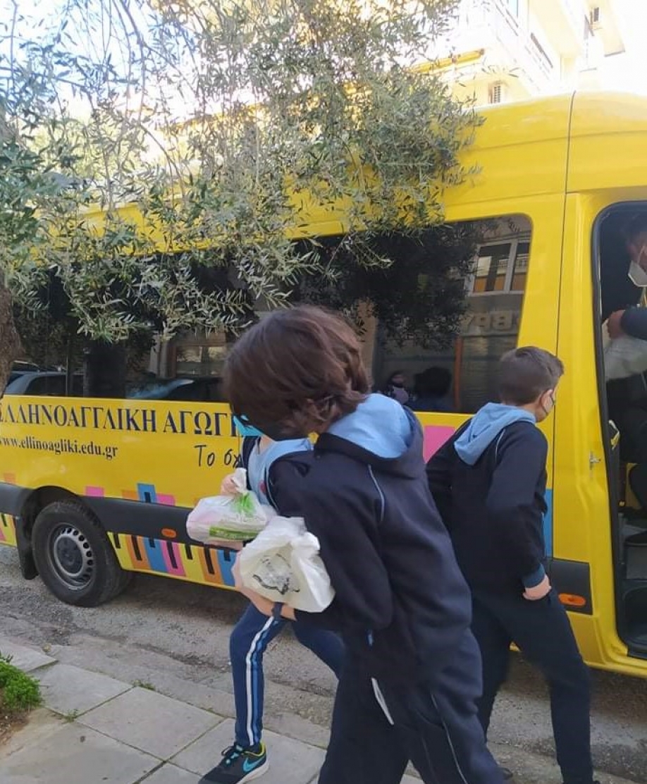 &Omicron;&iota; &mu;&alpha;&theta;&eta;&tau;έ&sigmaf; &tau;&eta;&sigmaf; &Epsilon;&lambda;&lambda;&eta;&nu;&omicron;&alpha;&gamma;&gamma;&lambda;&iota;&kappa;ή&sigmaf; &Alpha;&gamma;&omega;&gamma;ή&sigmaf; &pi;&alpha;&rho;έ&delta;&omega;&sigma;&alpha;&nu; &pi;&rho;&omicron;ϊό&nu;&tau;&alpha; &sigma;&tau;&omicron; &Kappa;&omicron;&iota;&nu;&omega;&nu;&iota;&kappa;ό &Pi;&alpha;&nu;&tau;&omicron;&pi;&omega;&lambda;&epsilon;ί&omicron; &Lambda;&upsilon;&kappa;ό&beta;&rho;&upsilon;&sigma;&eta;&sigmaf; &ndash; &Pi;&epsilon;ύ&kappa;&eta;&sigmaf;