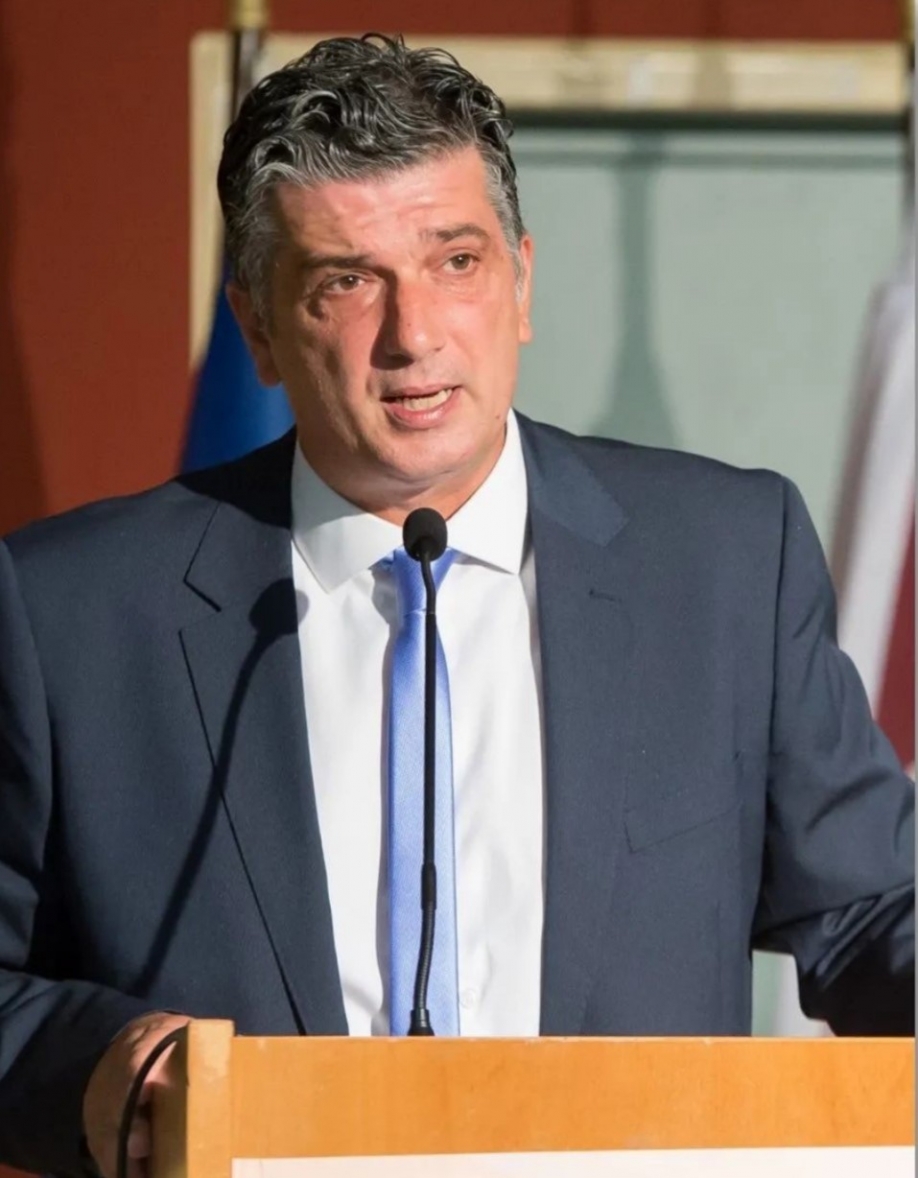 &Xi;έ&nu;&omicron;&sigmaf; &Mu;&alpha;&nu;&iota;&alpha;&tau;&omicron;&gamma;&iota;ά&nu;&nu;&eta;&sigmaf;: "&Omicron;&iota; &Delta;ή&mu;&omicron;&iota; έ&chi;&omicron;&upsilon;&mu;&epsilon; &pi;&rho;&omega;&tau;&omicron;&pi;&omicron;&rho;ή&sigma;&epsilon;&iota; &sigma;&tau;&eta;&nu; &epsilon;&nu;&epsilon;&rho;&gamma;&epsilon;&iota;&alpha;&kappa;ή &epsilon;&xi;&omicron;&iota;&kappa;&omicron;&nu;ό&mu;&eta;&sigma;&eta; &pi;&rho;&iota;&nu; &xi;&upsilon;&pi;&nu;ή&sigma;&epsilon;&iota; &eta; &kappa;&upsilon;&beta;έ&rho;&nu;&eta;&sigma;&eta; &alpha;&pi;ό &tau;&omicron;&nu; &lambda;ή&theta;&alpha;&rho;&gamma;ό &tau;&eta;&sigmaf;''