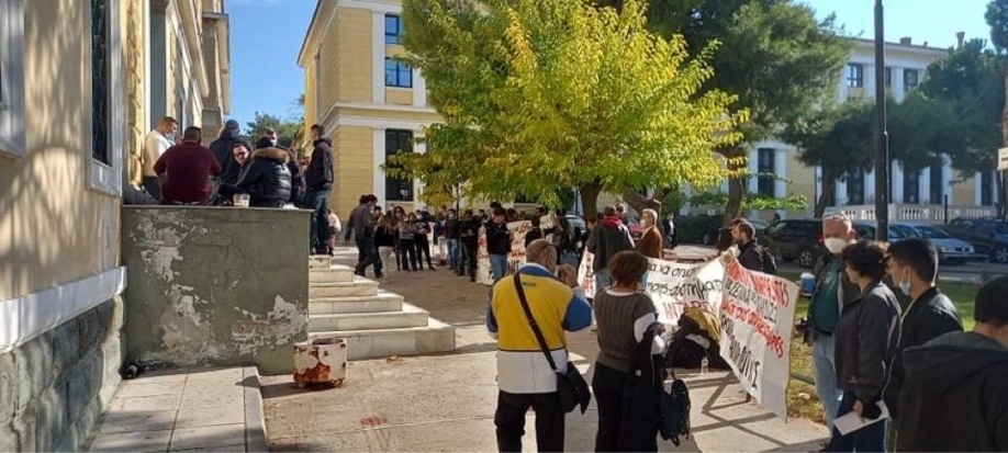 &Tau;&eta;&nu; &Tau;&rho;ί&tau;&eta; &sigma;&upsilon;&nu;&epsilon;&chi;ί&zeta;&epsilon;&tau;&alpha;&iota; &eta; &delta;ί&kappa;&eta; &tau;&omega;&nu; &sigma;&upsilon;&lambda;&lambda;&eta;&phi;&theta;έ&nu;&tau;&omega;&nu; &sigma;&tau;&alpha; &Sigma;&epsilon;&pi;ό&lambda;&iota;&alpha;