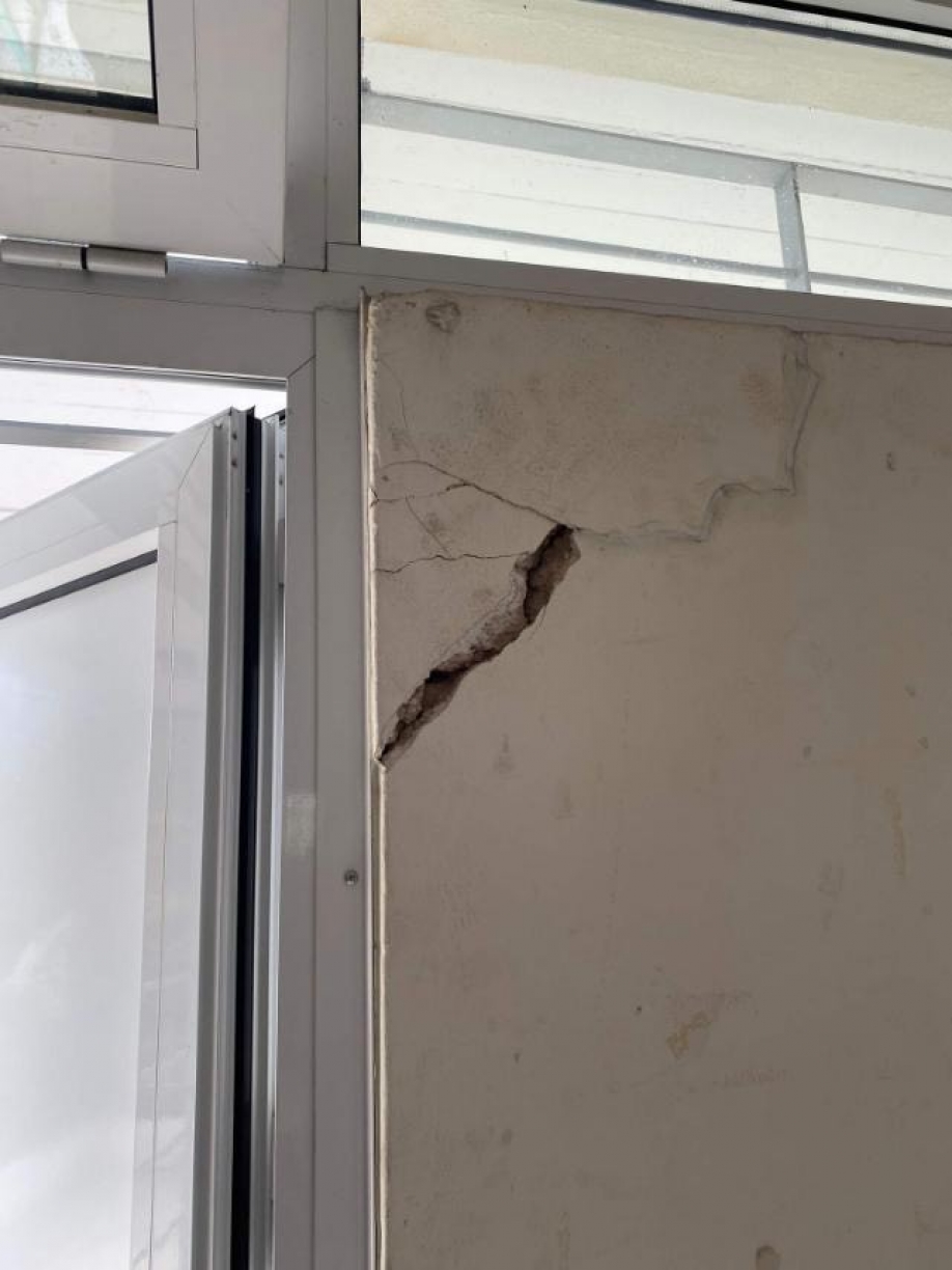 &Sigma;&epsilon; ά&sigma;&chi;&eta;&mu;&eta; &kappa;&alpha;&tau;ά&sigma;&tau;&alpha;&sigma;&eta; &tau;&omicron; 1&omicron; &delta;&eta;&mu;&omicron;&tau;&iota;&kappa;ό &sigma;&chi;&omicron;&lambda;&epsilon;ί&omicron; &Nu;. &Chi;&alpha;&lambda;&kappa;&eta;&delta;ό&nu;&alpha;&sigmaf;