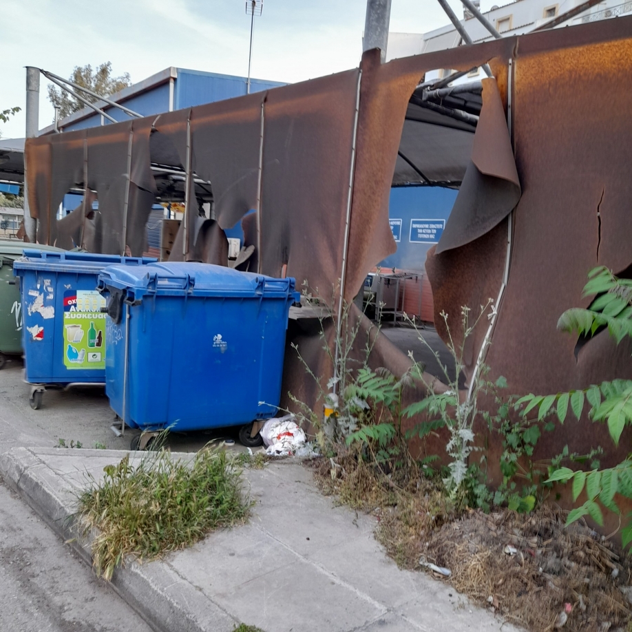 Εγκαταλελειμμένα οχήματα, απορρίμματα και άσχημη εικόνα