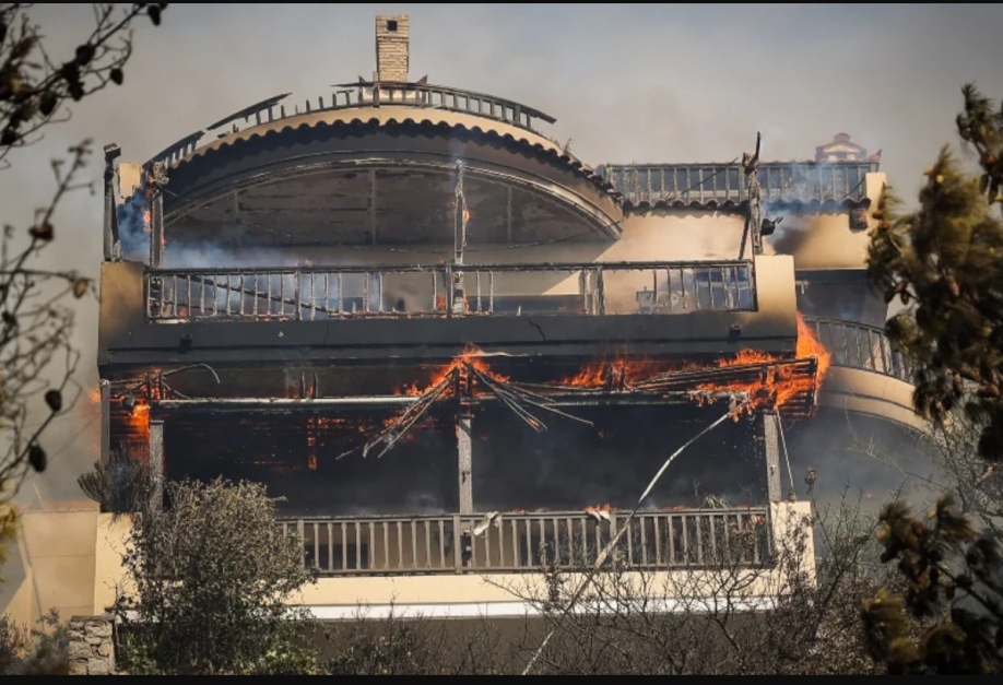 &Phi;&omega;&tau;&iota;ά &sigma;&tau;&eta; &Beta;&omicron;ύ&lambda;&alpha;: &Theta;&lambda;&iota;&beta;&epsilon;&rho;ό&sigmaf; &alpha;&pi;&omicron;&lambda;&omicron;&gamma;&iota;&sigma;&mu;ό&sigmaf; - &Kappa;ά&eta;&kappa;&alpha;&nu; 23 &sigma;&pi;ί&tau;&iota;&alpha; &kappa;&alpha;&iota; 4 &omicron;&chi;ή&mu;&alpha;&tau;&alpha; &mu;έ&chi;&rho;&iota; &tau;ώ&rho;&alpha;