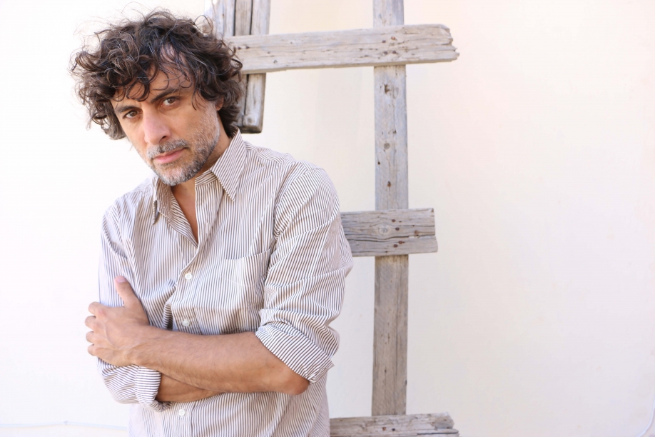 &Gamma;&iota;&alpha; 2&eta; &chi;&rho;&omicron;&nu;&iota;ά &sigma;&upsilon;&nu;&epsilon;&chi;ί&zeta;&epsilon;&tau;&alpha;&iota; &eta; &epsilon;&pi;&iota;&tau;&upsilon;&chi;ί&alpha;: "&Iota;&sigma;&tau;&omicron;&rho;ί&alpha; &epsilon;&nu;ό&sigmaf; &sigma;&kappa;ύ&lambda;&omicron;&upsilon; &pi;&omicron;&upsilon; &tau;&omicron;&nu; έ&lambda;&epsilon;&gamma;&alpha;&nu; &pi;&iota;&sigma;&tau;ό" &tau;&omicron;&upsilon; &Lambda;&omicron;ύ&iota;&sigmaf; &Sigma;&epsilon;&pi;&omicron;ύ&lambda;&beta;&epsilon;&delta;&alpha; &mu;&epsilon; &tau;&omicron;&nu; &Kappa;ώ&sigma;&tau;&alpha; &Gamma;ά&kappa;&eta;