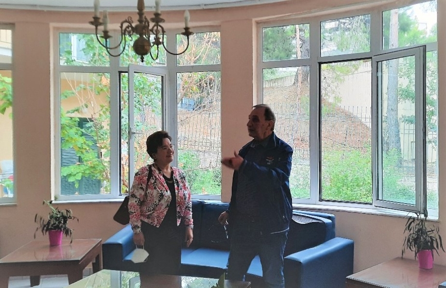 &Alpha;&nu;&alpha;&beta;&alpha;&theta;&mu;ί&zeta;&omicron;&nu;&tau;&alpha;&iota; &omicron;&iota; &epsilon;&gamma;&kappa;&alpha;&tau;&alpha;&sigma;&tau;ά&sigma;&epsilon;&iota;&sigmaf; &tau;&omicron;&upsilon; &Xi;&epsilon;&nu;ώ&nu;&alpha;, &tau;&omicron;&upsilon; &Kappa;&Alpha;&Pi;&Eta; &kappa;&alpha;&iota; &tau;&eta;&sigmaf; &Tau;&Omicron;.&Mu;.&Upsilon;. &Kappa;&alpha;&rho;έ&alpha;,&lambda;έ&epsilon;&iota; &omicron; &Delta;ή&mu;&omicron;&sigmaf; &Beta;ύ&rho;&omega;&nu;&alpha;