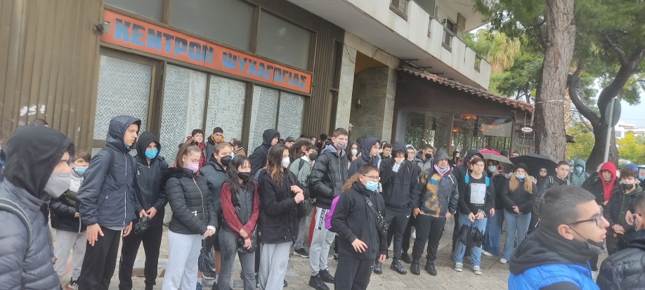 &Xi;&epsilon;&chi;&epsilon;ί&lambda;&iota;&sigma;&alpha;&nu; &alpha;&pi;ό &alpha;&gamma;&alpha;&nu;ά&kappa;&tau;&eta;&sigma;&eta; &tau;&alpha; &pi;&alpha;&iota;&delta;&iota;ά &tau;&omicron;&upsilon; 2&omicron;&upsilon; &Lambda;&upsilon;&kappa;&epsilon;ί&omicron;&upsilon; &Mu;&epsilon;&tau;&alpha;&mu;ό&rho;&phi;&omega;&sigma;&eta;&sigmaf; (&Beta;ί&nu;&tau;&epsilon;&omicron; + &phi;&omega;&tau;&omicron;&gamma;&rho;&alpha;&phi;ί&epsilon;&sigmaf;)