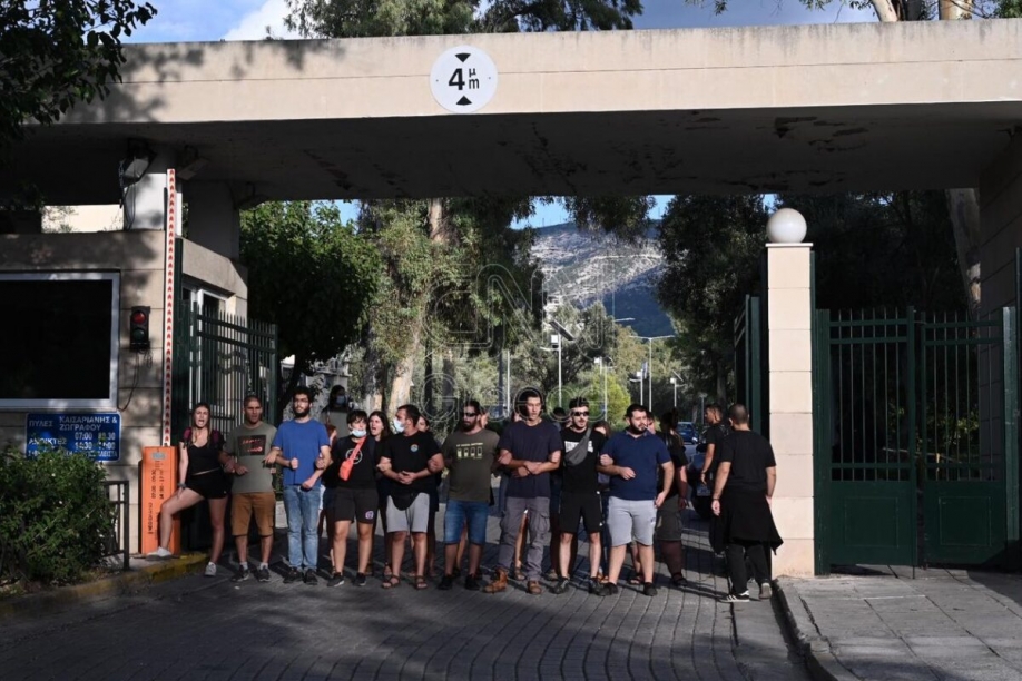 &Lambda;&alpha;ϊ&kappa;ή &Epsilon;&nu;ό&tau;&eta;&tau;&alpha;: &Eta; &kappa;&upsilon;&beta;έ&rho;&nu;&eta;&sigma;&eta; &Mu;&eta;&tau;&sigma;&omicron;&tau;ά&kappa;&eta; &epsilon;&iota;&sigma;&beta;ά&lambda;&lambda;&epsilon;&iota; &sigma;&epsilon; &Epsilon;&Mu;&Pi;, &Epsilon;&Kappa;&Pi;&Alpha; &ndash; Ό&lambda;&omicron;&iota; &kappa;&alpha;&iota; ό&lambda;&epsilon;&sigmaf; &sigma;&tau;&iota;&sigmaf; &Pi;ύ&lambda;&epsilon;&sigmaf; &tau;&eta;&sigmaf; &Pi;&alpha;&nu;&epsilon;&pi;&iota;&sigma;&tau;&eta;&mu;&iota;&omicron;ύ&pi;&omicron;&lambda;&eta;&sigmaf;