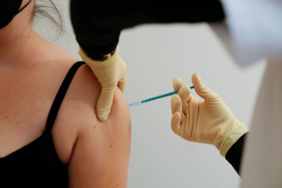 Ά&nu;&tau;&rho;&iota;&omicron;&upsilon; &Pi;ό&lambda;&alpha;&rho;&nu;&tau; (&delta;&eta;&mu;&iota;&omicron;&upsilon;&rho;&gamma;ό&sigmaf; &tau;&omicron;&upsilon; &epsilon;&mu;&beta;&omicron;&lambda;ί&omicron;&upsilon; AstraZeneca): "&Delta;&epsilon;&nu; &mu;&pi;&omicron;&rho;&omicron;ύ&mu;&epsilon; &nu;&alpha; &epsilon;&mu;&beta;&omicron;&lambda;&iota;ά&zeta;&omicron;&upsilon;&mu;&epsilon; &tau;&omicron;&nu; &kappa;ό&sigma;&mu;&omicron; &kappa;ά&theta;&epsilon; έ&xi;&iota; &mu;ή&nu;&epsilon;&sigmaf;"