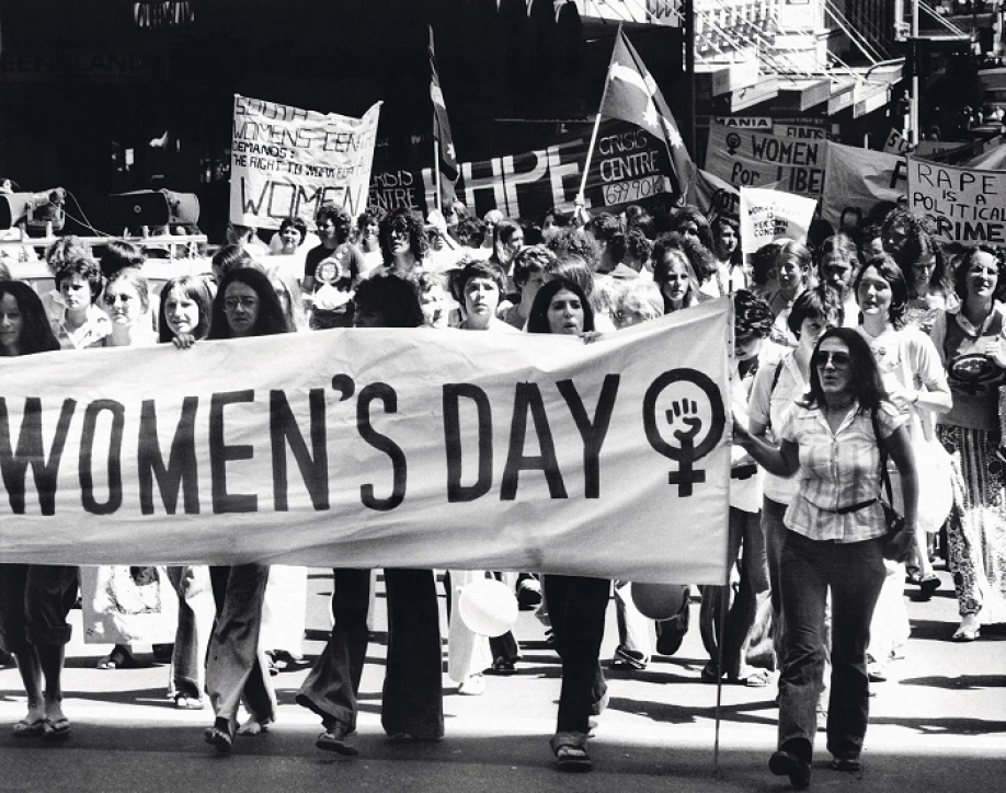 Η Λαϊκή Ενότητα για την Παγκόσμια Ημέρα της Γυναίκας