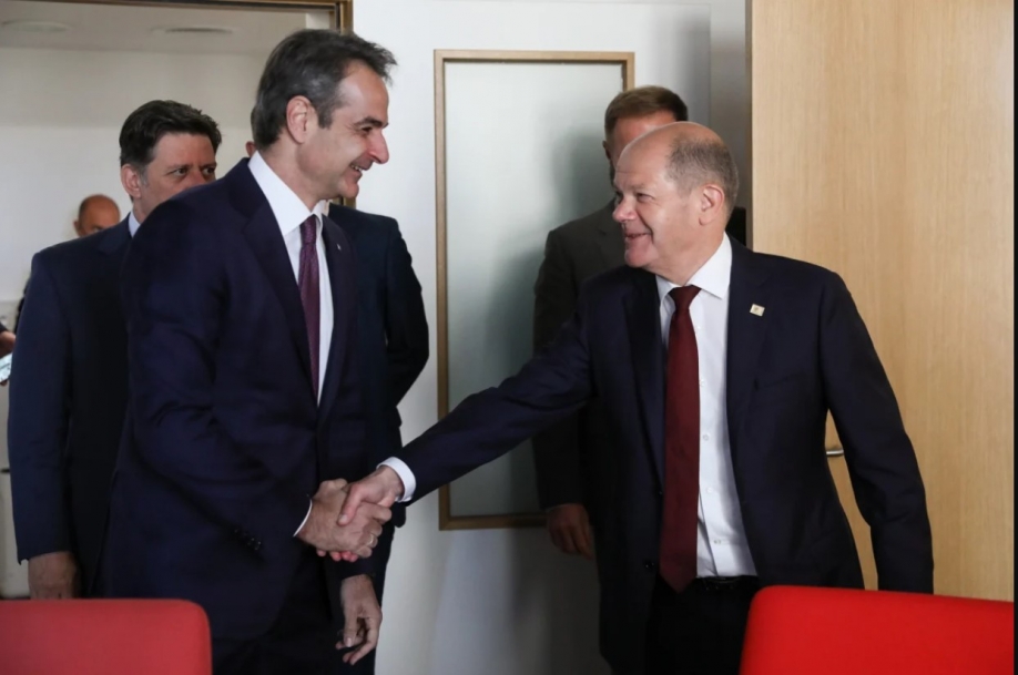 &Sigma;&tau;έ&lambda;&nu;&omicron;&upsilon;&mu;&epsilon; ά&rho;&mu;&alpha;&tau;&alpha; &sigma;&tau;&eta;&nu; &Omicron;&upsilon;&kappa;&rho;&alpha;&nu;ί&alpha; &kappa;&alpha;&iota; &tau;&omicron; &mu;&alpha;&theta;&alpha;ί&nu;&omicron;&upsilon;&mu;&epsilon;...&alpha;&pi;ό &tau;&eta; &Gamma;&epsilon;&rho;&mu;&alpha;&nu;ί&alpha;!