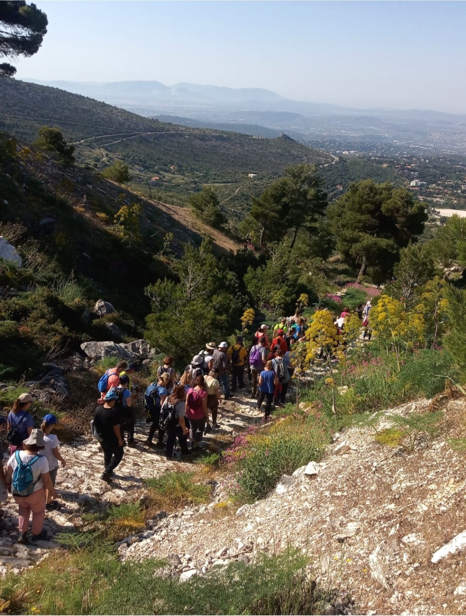 &Mu;&epsilon; &tau;&eta; &sigma;&upsilon;&mu;&mu;&epsilon;&tau;&omicron;&chi;ή &epsilon;&kappa;&alpha;&tau;&omicron;&nu;&tau;ά&delta;&omega;&nu; &pi;&epsilon;&rho;&iota;&eta;&gamma;&eta;&tau;ώ&nu; &sigma;&tau;&eta; &Rho;&epsilon;&mu;&alpha;&tau;&iota;ά &eta; έ&nu;&alpha;&rho;&xi;&eta; &tau;&eta;&sigmaf; 8&eta;&sigmaf; &Gamma;&iota;&omicron;&rho;&tau;ή&sigmaf; &Pi;&epsilon;&rho;&iota;&beta;ά&lambda;&lambda;&omicron;&nu;&tau;&omicron;&sigmaf; &tau;&omicron;&upsilon; &Delta;ή&mu;&omicron;&upsilon; &Beta;&rho;&iota;&lambda;&eta;&sigma;&sigma;ί&omega;&nu;