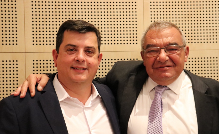 &Nu;έ&omicron;&sigmaf; &epsilon;&pi;&iota;&kappa;&epsilon;&phi;&alpha;&lambda;ή&sigmaf; &omicron; &Gamma;. &Kappa;&alpha;&rho;&alpha;&tau;&zeta;ά&sigmaf; &sigma;&tau;&eta;&nu; &pi;&alpha;&rho;ά&tau;&alpha;&xi;&eta; &ldquo;&Alpha;&nu;&theta;&omicron;ύ&sigma;&alpha;-&Gamma;έ&rho;&alpha;&kappa;&alpha;&sigmaf;-&Pi;&alpha;&lambda;&lambda;ή&nu;&eta; &Pi;ό&lambda;&epsilon;&iota;&sigmaf; &gamma;&iota;&alpha; &nu;&alpha; &zeta;&epsilon;&iota;&sigmaf;&rdquo;!