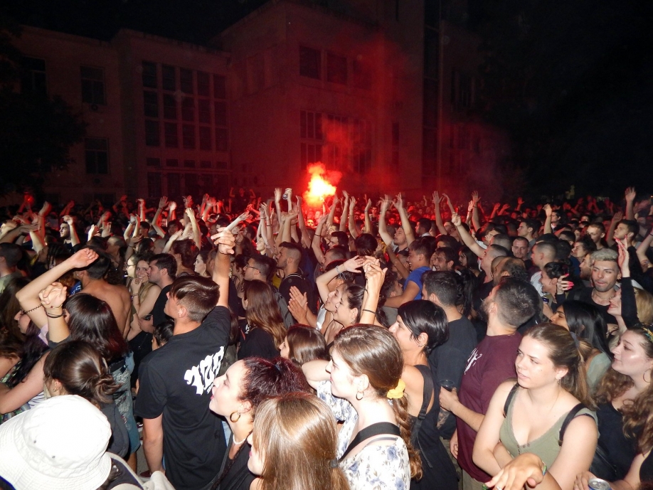 &Omicron;&iota; &laquo;&Alpha;&nu;&alpha;&iota;&rho;έ&sigma;&epsilon;&iota;&sigmaf;&raquo; &epsilon;&pi;&iota;&sigma;&tau;&rho;έ&phi;&omicron;&upsilon;&nu; &delta;&upsilon;&nu;&alpha;&mu;&iota;&kappa;ά! (video)