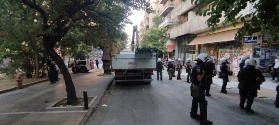 &Kappa;&Kappa;&Epsilon;: &Alpha;&nu;&alpha;&gamma;&kappa;&alpha;ί&omicron; έ&rho;&gamma;&omicron; &tau;&omicron; &mu;&epsilon;&tau;&rho;ό &sigma;&tau;&alpha; &Epsilon;&xi;ά&rho;&chi;&epsilon;&iota;&alpha; &alpha;&lambda;&lambda;ά &chi;&omega;&rho;ί&sigmaf; &alpha;&rho;&nu;&eta;&tau;&iota;&kappa;ό &alpha;&pi;&omicron;&tau;ύ&pi;&omega;&mu;&alpha; &sigma;&tau;&omicron;&upsilon;&sigmaf; &epsilon;&lambda;&epsilon;ύ&theta;&epsilon;&rho;&omicron;&upsilon;&sigmaf; &chi;ώ&rho;&omicron;&upsilon;&sigmaf;