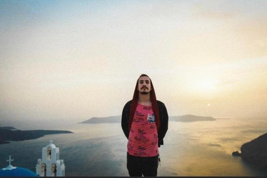 &Theta;&lambda;ί&psi;&eta; &gamma;&iota;&alpha; &tau;&omicron;&nu; &theta;ά&nu;&alpha;&tau;&omicron; &tau;&omicron;&upsilon; &Beta;&alpha;&sigma;ί&lambda;&eta; &Nu;&tau;&iota;&nu;ό&pi;&omicron;&upsilon;&lambda;&omicron;&upsilon; - &Sigma;&tau;&omicron; &pi;έ&nu;&theta;&omicron;&sigmaf; &eta; &omicron;&iota;&kappa;&omicron;&gamma;έ&nu;&epsilon;&iota;ά &tau;&omicron;&upsilon;