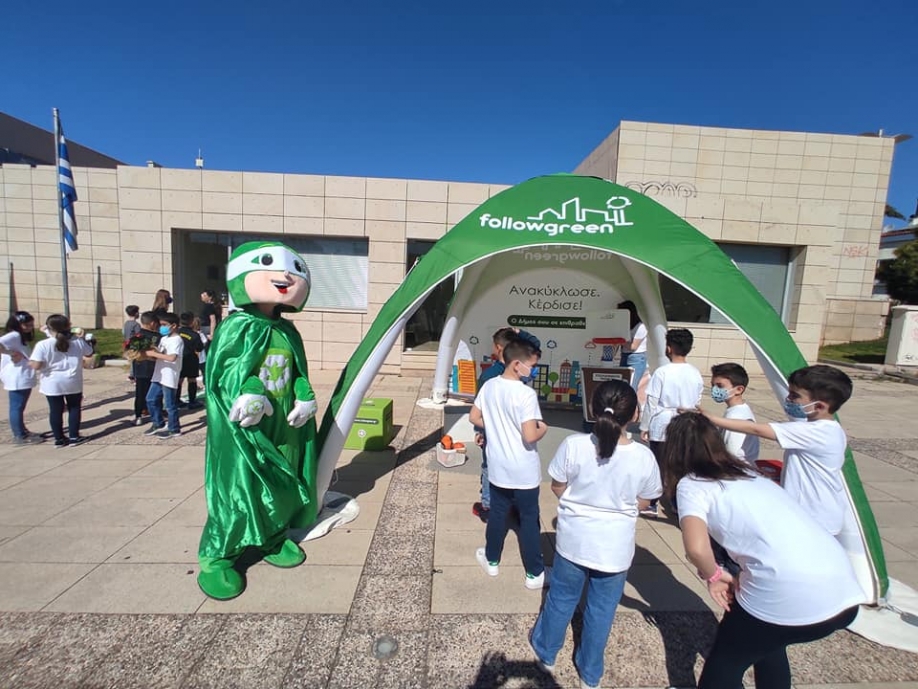 &Mu;&alpha;&theta;&eta;&tau;έ&sigmaf; &sigma;&chi;&omicron;&lambda;&epsilon;ί&omega;&nu; &Delta;ή&mu;&omicron;&upsilon; &Pi;&alpha;&lambda;&lambda;ή&nu;&eta;&sigmaf;: &Alpha;&nu;&alpha;&kappa;ύ&kappa;&lambda;&omega;&sigma;&alpha;&nu; &pi;ά&nu;&omega; &alpha;&pi;ό 16.000 &kappa;&iota;&lambda;ά &upsilon;&lambda;&iota;&kappa;ώ&nu;