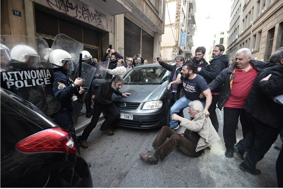 &Lambda;&alpha;ϊ&kappa;ή &Epsilon;&nu;ό&tau;&eta;&tau;&alpha; - &Alpha;&nu;&upsilon;&pi;ό&tau;&alpha;&kappa;&tau;&eta; &Alpha;&rho;&iota;&sigma;&tau;&epsilon;&rho;ά: &Nu;&alpha; &alpha;&theta;&omega;&omega;&theta;&omicron;ύ&nu; &omicron;&iota; &alpha;&gamma;&omega;&nu;&iota;&sigma;&tau;έ&sigmaf; &kappa;&alpha;&tau;ά &tau;&omega;&nu; &pi;&lambda;&epsilon;&iota;&sigma;&tau;&eta;&rho;&iota;&alpha;&sigma;&mu;ώ&nu;