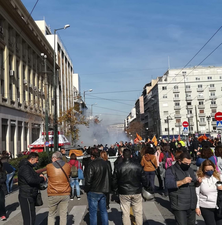 &phi;&omega;&tau;&omicron;&gamma;&rho;&alpha;&phi;ί&epsilon;&sigmaf; &alpha;&pi;ό &Delta;έ&sigma;&pi;&omicron;&iota;&nu;&alpha; &Kappa;&omicron;&upsilon;&tau;&sigma;&omicron;ύ&mu;&pi;&alpha;