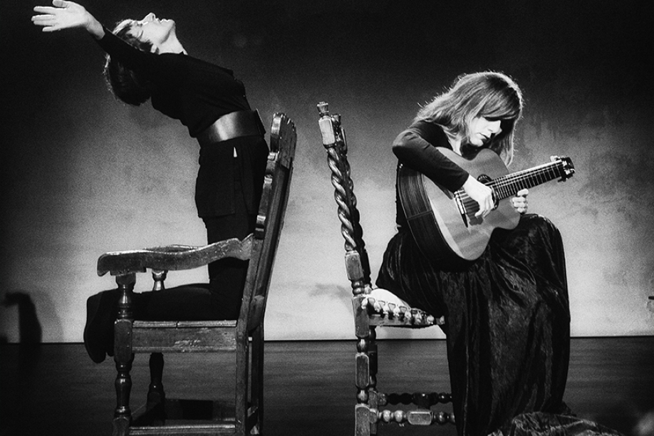 &Eta; &pi;&alpha;&rho;ά&sigma;&tau;&alpha;&sigma;&eta; &ldquo;Ό&nu;&epsilon;&iota;&rho;&omicron; &eta; &Zeta;&omega;ή&rdquo; &sigma;&tau;&omicron; &Mu;&iota;&kappa;&rho;&omicron;&sigma;&kappa;&omicron;&pi;&iota;&kappa;ό &Theta;έ&alpha;&tau;&rho;&omicron;