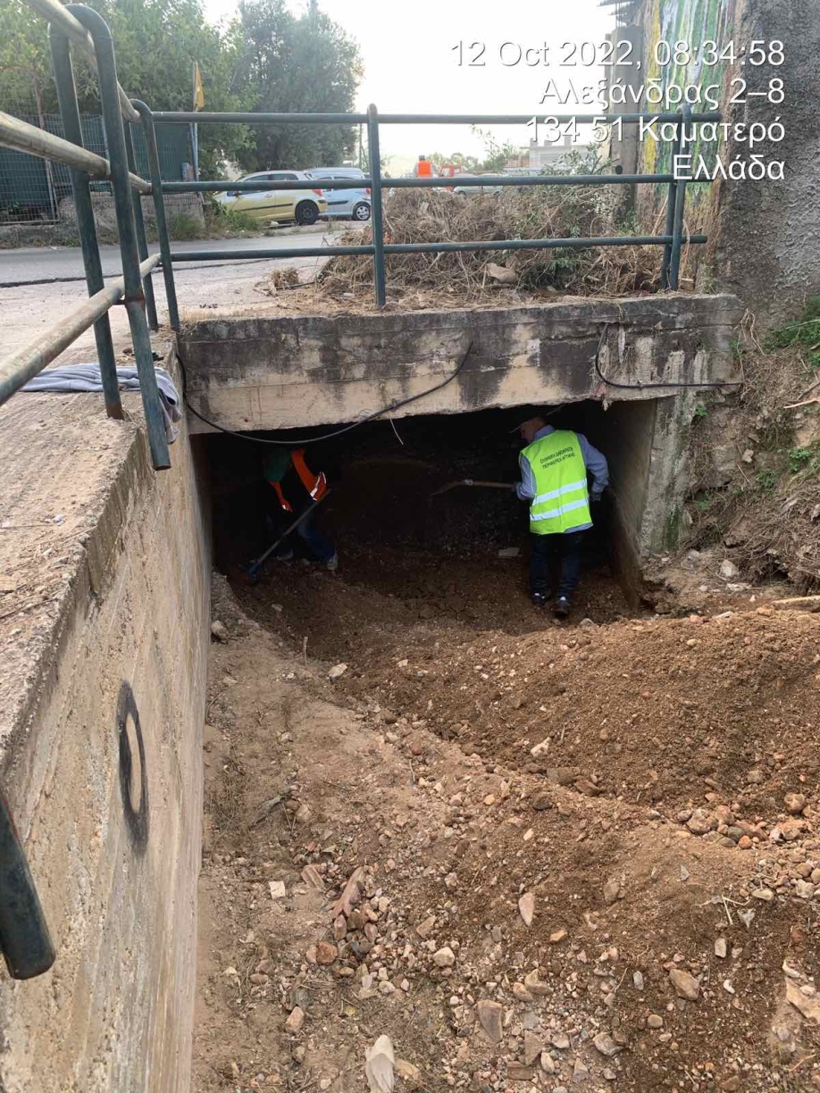 Συνεχίζονται οι καθαρισμοί ρεμάτων από συνεργεία της Περιφέρειας Αττικής