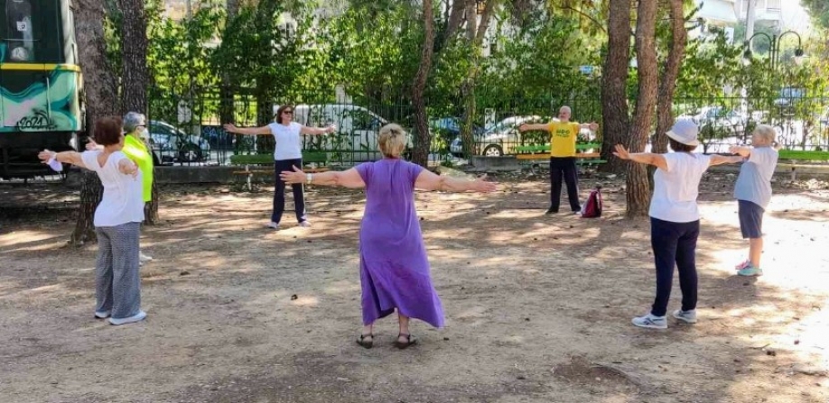 &Lambda;&upsilon;&kappa;ό&beta;&rho;&upsilon;&sigma;&eta;-&Pi;&epsilon;ύ&kappa;&eta;:&laquo;&Sigma;&upsilon;&nu;&epsilon;&chi;ί&zeta;&epsilon;&tau;&alpha;&iota; &eta; &Delta;&rho;ά&sigma;&eta; &Pi;&epsilon;&rho;ί&pi;&alpha;&tau;&omicron;&upsilon; &kappa;&alpha;&iota; Ά&sigma;&kappa;&eta;&sigma;&eta;&sigmaf; &gamma;&iota;&alpha; &tau;&eta;&nu; &Tau;&rho;ί&tau;&eta; &Eta;&lambda;&iota;&kappa;ί&alpha;&raquo;