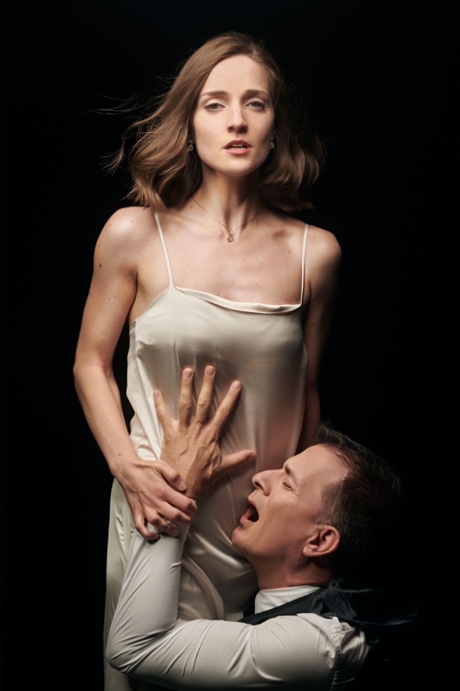 &Pi;&alpha;&rho;ά&tau;&alpha;&sigma;&eta; &sigma;&tau;&iota;&sigmaf; &pi;&alpha;&rho;&alpha;&sigma;&tau;ά&sigma;&epsilon;&iota;&sigmaf; &gamma;&iota;&alpha; &tau;&eta;&nu; "&Sigma;&upsilon;&nu;&alpha;ί&nu;&epsilon;&sigma;&eta;" &sigma;&tau;&omicron; &theta;έ&alpha;&tau;&rho;&omicron; &Mu;&omicron;&nu;&tau;έ&rho;&nu;&omicron;&iota; &Kappa;&alpha;&iota;&rho;&omicron;ί