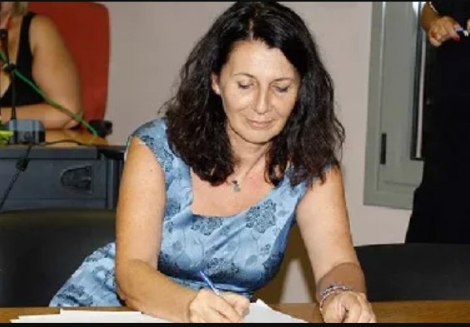 Έ&lambda;&epsilon;&nu;&alpha; &Chi;&rho;&iota;&sigma;&tau;&omicron;ύ&lambda;&eta;: &Alpha;&nu;&upsilon;&pi;ό&sigma;&tau;&alpha;&tau;&epsilon;&sigmaf; &omicron;&iota; &kappa;&alpha;&tau;&eta;&gamma;&omicron;&rho;ί&epsilon;&sigmaf; &tau;&omicron;&upsilon; &kappa;. &Rho;ώ&mu;&alpha; &sigma;&chi;&epsilon;&tau;&iota;&kappa;ά &mu;&epsilon; &tau;&eta;&nu; &Pi;&alpha;&pi;&alpha;&nu;&iota;&kappa;&omicron;&lambda;ή &ndash; &Pi;&alpha;&lambda;&alpha;&iota;&omicron;&lambda;ό&gamma;&omicron;&upsilon;