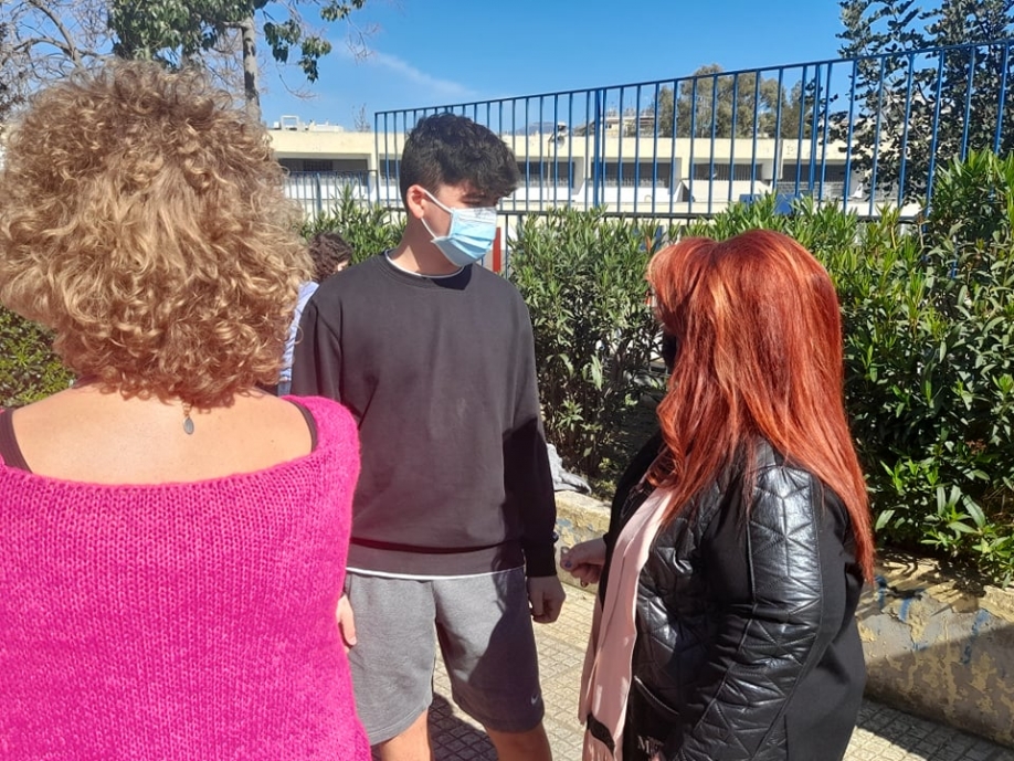 &Omicron;&iota; &mu;&alpha;&theta;&eta;&tau;έ&sigmaf; &tau;&omicron;&upsilon; 1&omicron;&upsilon; &Gamma;&Epsilon;.&Lambda;. &Nu;έ&alpha;&sigmaf; &Iota;&omega;&nu;ί&alpha;&sigmaf; &omicron;&mu;ό&rho;&phi;&upsilon;&nu;&alpha;&nu; &tau;&omicron;&nu; &pi;&epsilon;&zeta;ό&delta;&rho;&omicron;&mu;&omicron; &tau;&eta;&sigmaf; &omicron;&delta;&omicron;ύ &Kappa;&iota;&rho;&kappa;ί&nu;&eta;&sigmaf;