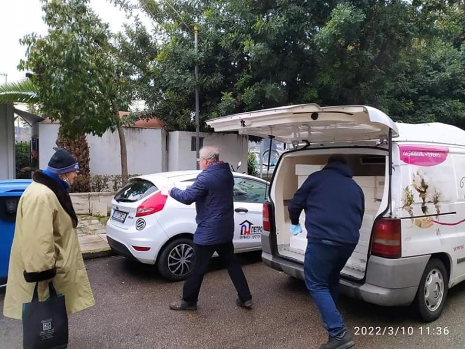 &Nu;έ&alpha; &pi;&alpha;&rho;ά&delta;&omicron;&sigma;&eta; &psi;&alpha;&rho;&iota;ώ&nu; &alpha;&pi;ό &alpha;&pi;ό &tau;&eta; &Delta;&Eta;&Mu;.&Tau;.&Omicron;.&Nu;&Delta; &Nu;.&Phi;&iota;&lambda;&alpha;&delta;έ&lambda;&phi;&epsilon;&iota;&alpha;&sigmaf; - &Nu;.&Chi;&alpha;&lambda;&kappa;&eta;&delta;ό&nu;&alpha;&sigmaf; &sigma;&epsilon; &epsilon;&nu;&omicron;&rho;ί&epsilon;&sigmaf; &tau;&omicron;&upsilon; &Delta;ή&mu;&omicron;&upsilon;