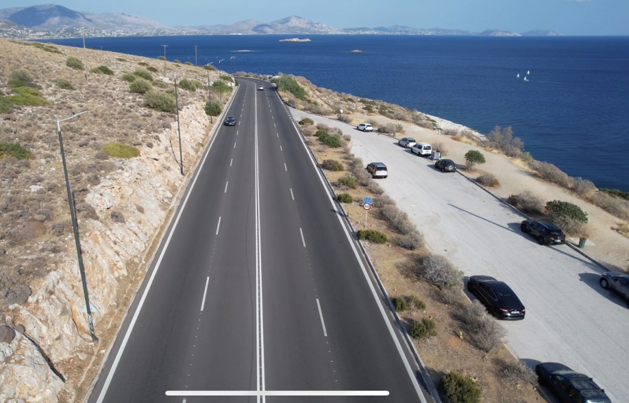 Περιφέρεια Αττικής: Βελτιωμένο οδικό δίκτυο στην παραλιακή λεωφόρο από τη Βουλιαγμένη μέχρι και τη Βάρκιζα-Λιμανάκια Βουλιαγμένης