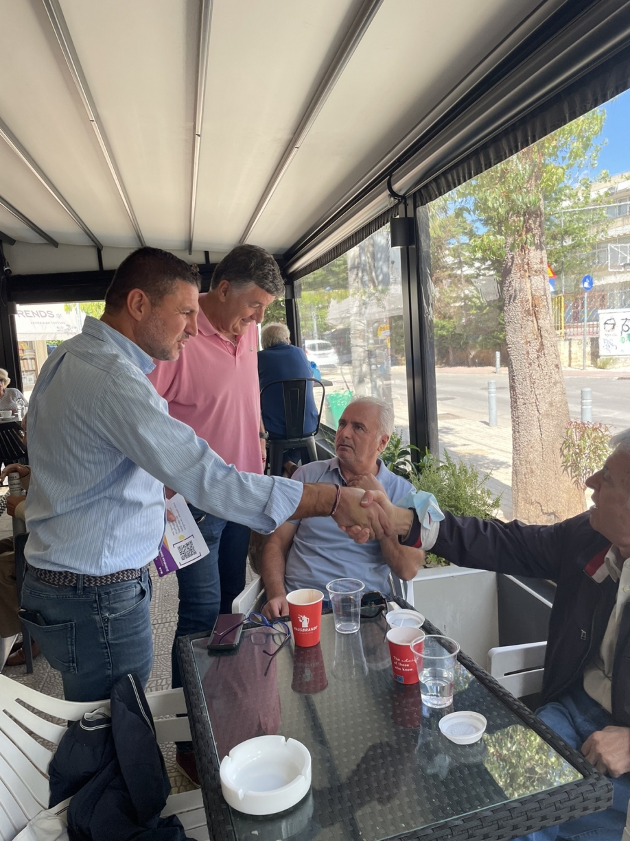 &laquo;&Alpha;&lambda;&lambda;ά&zeta;&omicron;&upsilon;&mu;&epsilon;&raquo;: &Kappa;&omicron;&nu;&tau;ό&pi;&epsilon;&upsilon;&kappa;&omicron; - &Pi;&alpha;&rho;ά&delta;&epsilon;&iota;&sigma;&omicron;&sigmaf; &laquo;&alpha;&gamma;&kappa;ά&lambda;&iota;&alpha;&sigma;&alpha;&nu;&raquo; &tau;&eta; &delta;&rho;ά&sigma;&eta; &laquo;&Alpha;&kappa;&omicron;ύ&mu;&epsilon; &tau;&iota;&sigmaf; &gamma;&epsilon;&iota;&tau;&omicron;&nu;&iota;έ&sigmaf;&raquo;