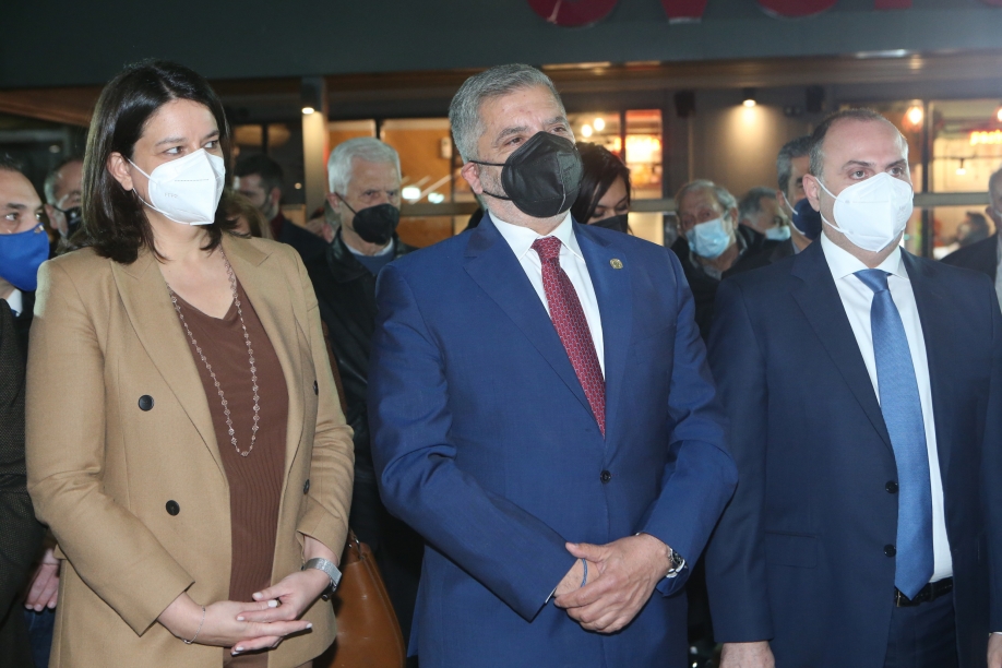 &Pi;&alpha;&rho;&alpha;&delta;ό&theta;&eta;&kappa;&epsilon; &eta; &pi;&epsilon;&zeta;&omicron;&gamma;έ&phi;&upsilon;&rho;&alpha; &tau;&eta;&sigmaf; &Lambda;&epsilon;&omega;&phi;ό&rho;&omicron;&upsilon; &Mu;&epsilon;&sigma;&omicron;&gamma;&epsilon;ί&omega;&nu;