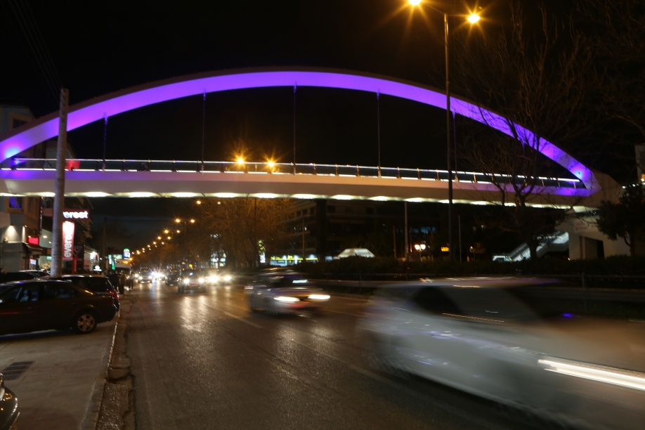 Παραδόθηκε η πεζογέφυρα της Λεωφόρου Μεσογείων