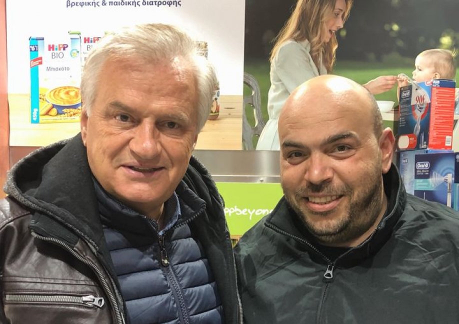 &Omicron; &Gamma;&iota;ώ&rho;&gamma;&omicron;&sigmaf; &Kappa;&epsilon;&rho;&alpha;&nu;&tau;ώ&nu;&eta;&sigmaf; &mu;&epsilon; &tau;&omicron;&nu; &Gamma;&iota;ά&nu;&nu;&eta; &Sigma;&tau;&alpha;&theta;ό&pi;&omicron;&upsilon;&lambda;&omicron;