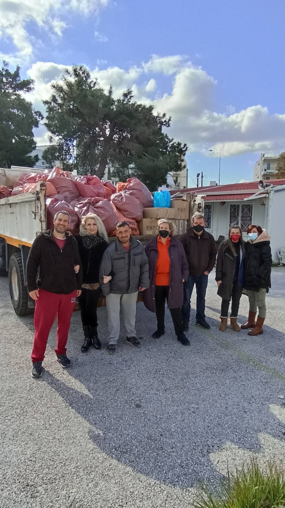 Αποστολή ανθρωπιστικής βοήθειας από τον Δήμο Παλλήνης στα θύματα του πολέμου