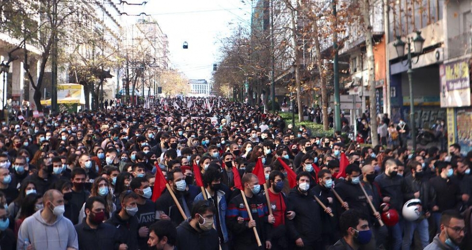 &Lambda;&alpha;ϊ&kappa;ή &Epsilon;&nu;ό&tau;&eta;&tau;&alpha;: &Omicron;&iota; &phi;&omicron;&iota;&tau;&eta;&tau;έ&sigmaf; &delta;&epsilon;ί&chi;&nu;&omicron;&upsilon;&nu; &tau;&omicron; &delta;&rho;ό&mu;&omicron;