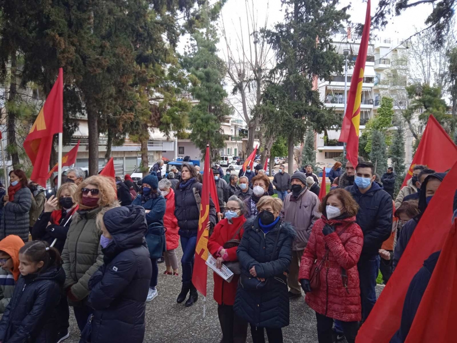 Πορεία και κατάθεση στεφάνων στο Μπλόκο της Καλογρέζας από το ΚΚΕ