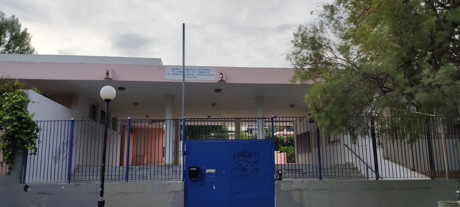 &Kappa;&alpha;&iota; &tau;&eta;&nu; &Pi;&alpha;&rho;&alpha;&sigma;&kappa;&epsilon;&upsilon;ή &kappa;&lambda;&epsilon;&iota;&sigma;&tau;ά &tau;&alpha; &sigma;&chi;&omicron;&lambda;&epsilon;ί&alpha; &sigma;&epsilon; &Beta;ό&rho;&epsilon;&iota;&omicron; &Tau;&omicron;&mu;έ&alpha;, &Alpha;&nu;&alpha;&tau;. &Alpha;&tau;&tau;&iota;&kappa;ή (&pi;&lambda;&eta;&nu; &Beta;&Beta;&Beta;) &kappa;&alpha;&iota; &Nu;. &Phi;&iota;&lambda;/&phi;&epsilon;&iota;&alpha;